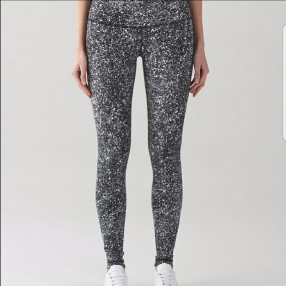 Lululemon pant size 6 Wunder under